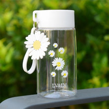 Lade das Bild in den Galerie-Viewer, 500ml Small Daisy Transparent Plastic Water Bottles BPA Free Creative Frosted Water Bottle With Portable Rope Travel Tea Cup DSers
